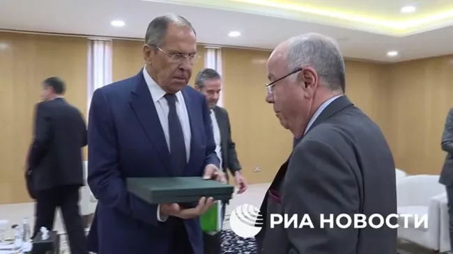 Подарок Лаврову с автографом игрока Реала Винисиуса
