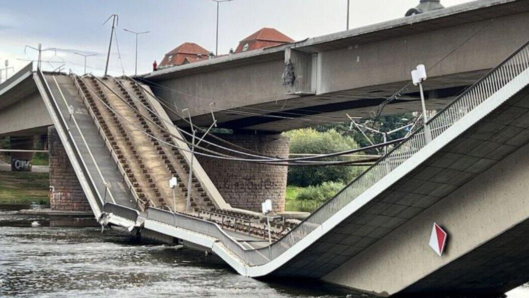 На месте обрушения части моста через Эльбу в Дрездене, Германия - РИА Новости, 1920, 11.09.2024