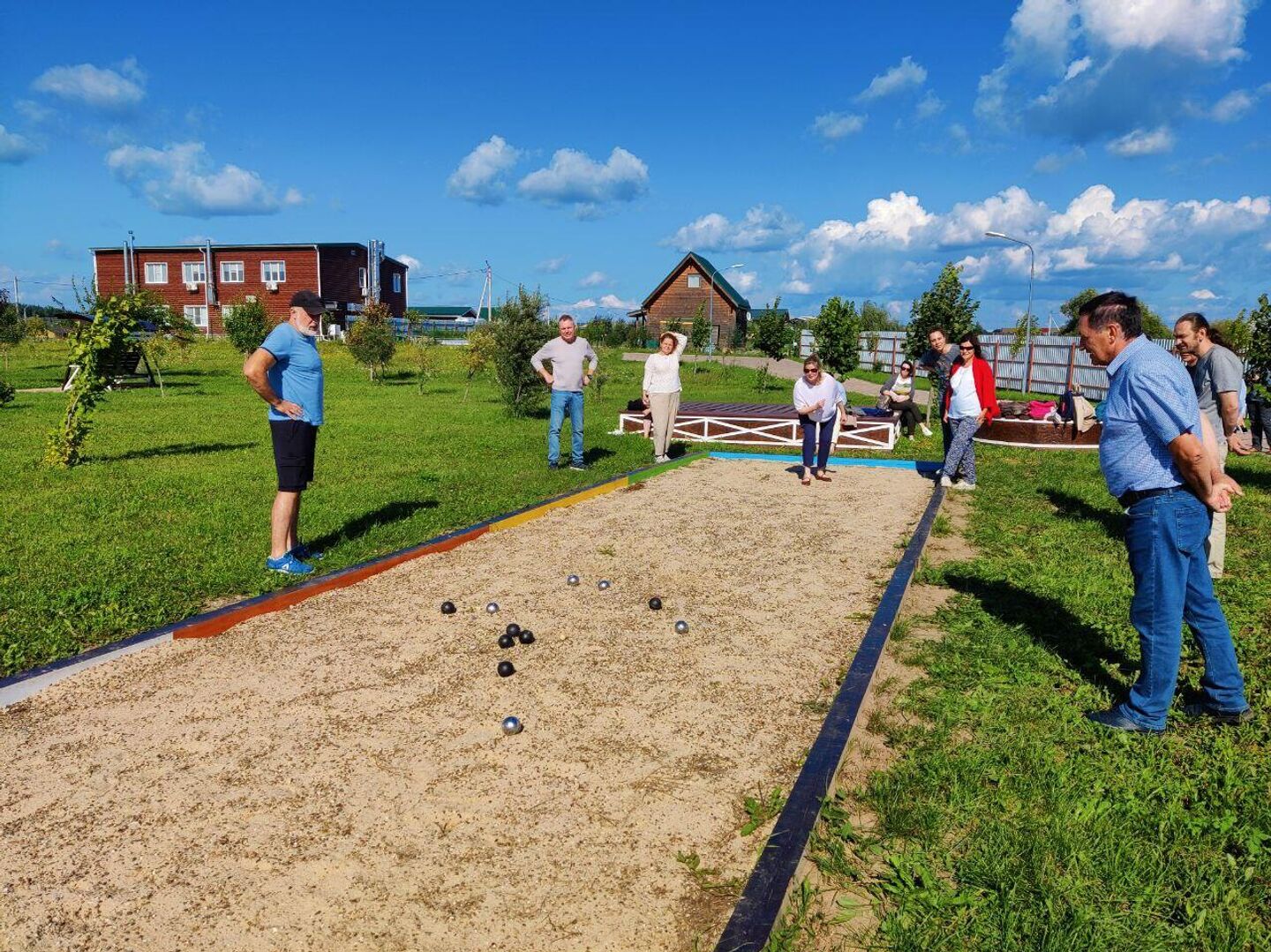 В Былинкино гости могут провести время за активными играми В Былинкино гости могут провести время за активными играми