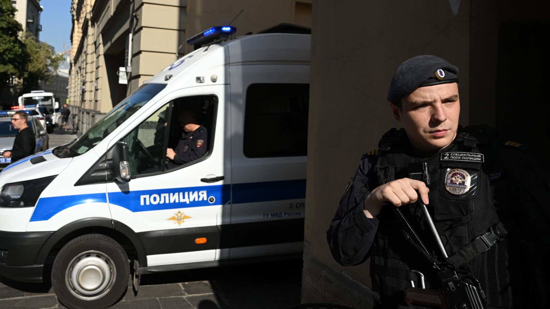 Полицейские у офиса Wildberries в Москве - РИА Новости, 1920, 24.09.2024