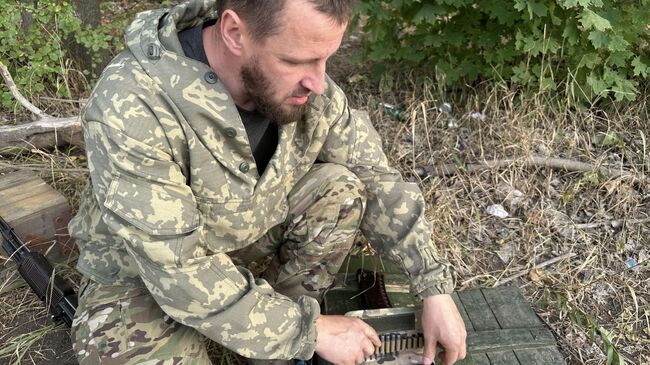 Механик снаряжает Дронобой