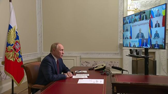 Путин поздравил с победой на выборах избранных глав регионов России