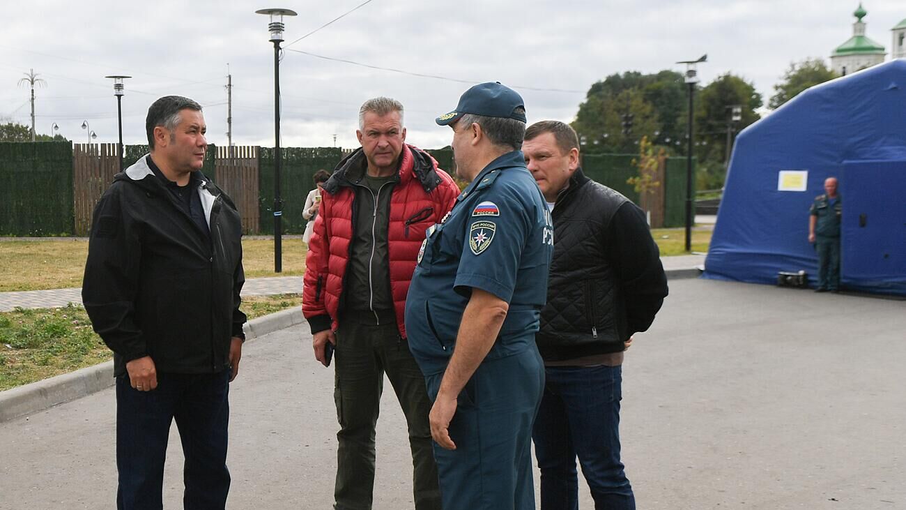 В Тверской области ликвидируют последствия падения обломков БПЛА - РИА Новости, 1920, 21.09.2024