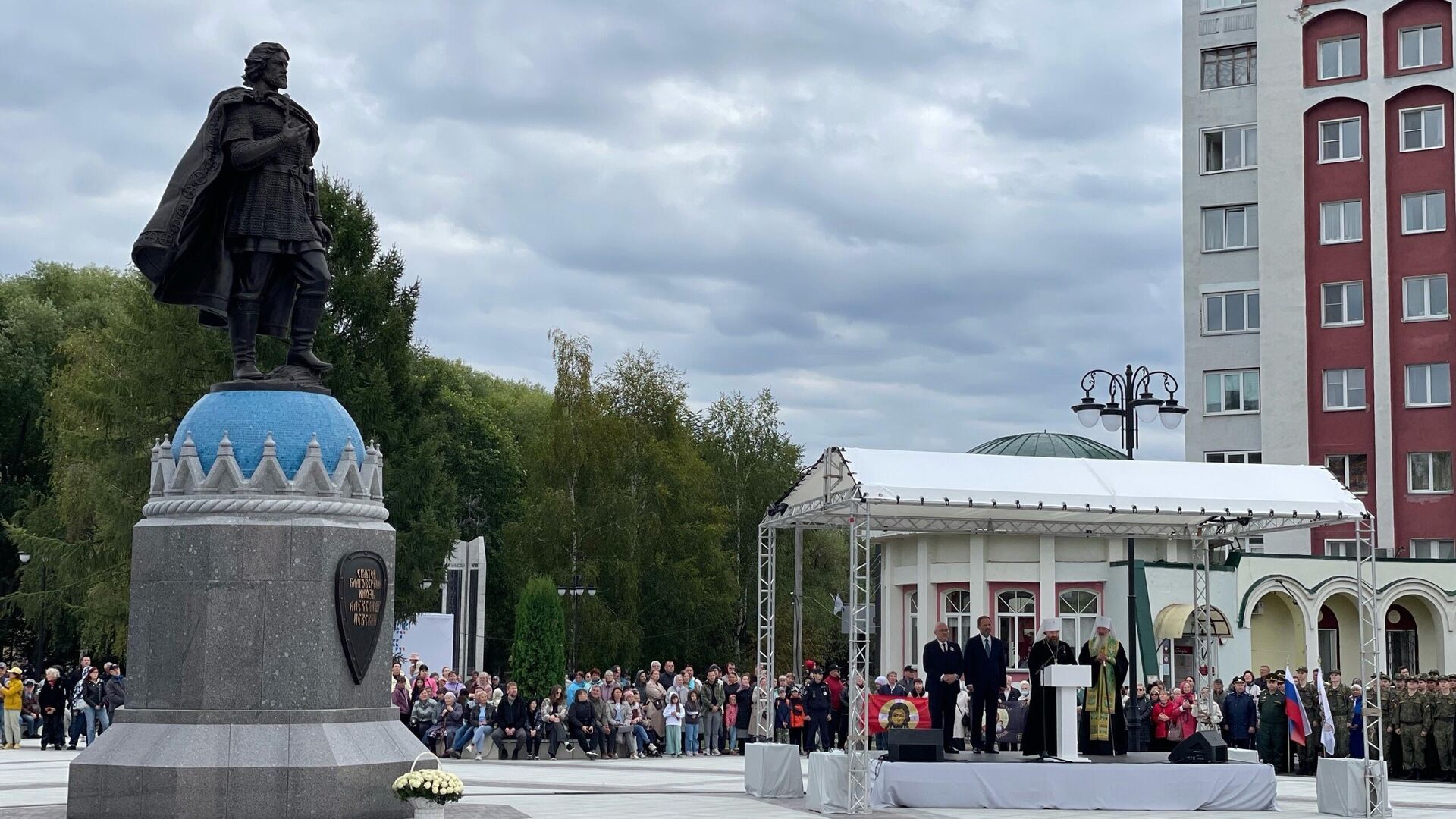 Церемония открытия памятника Александру Невскому в Кирове - РИА Новости, 1920, 21.09.2024