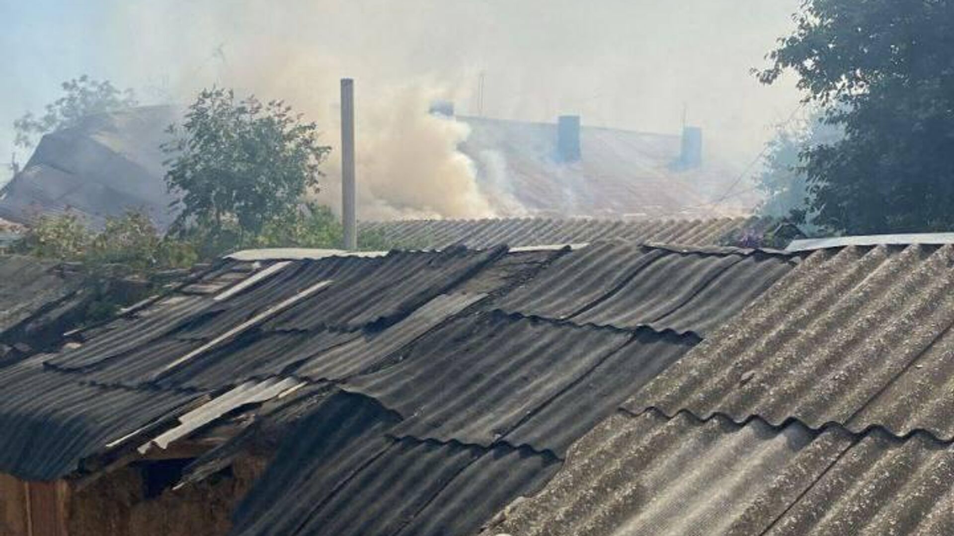 Место пожара в жилом доме в населенном пункте Ачису в Дагестане - РИА Новости, 1920, 23.09.2024