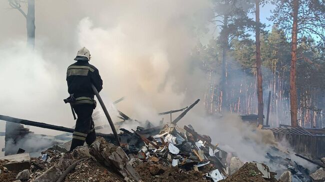 Место пожара на хозяйственных постройках во Владимире