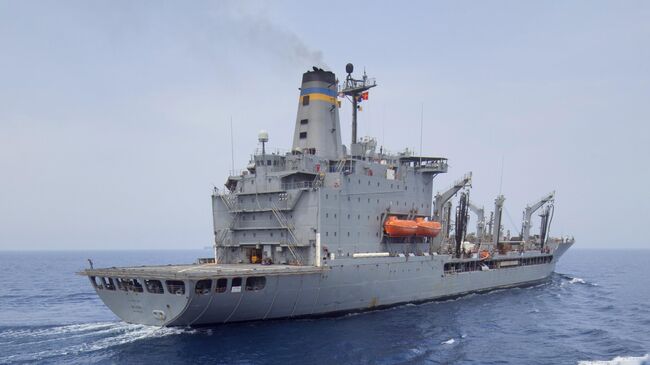 Американский танкер-заправщик USNS Big Horn