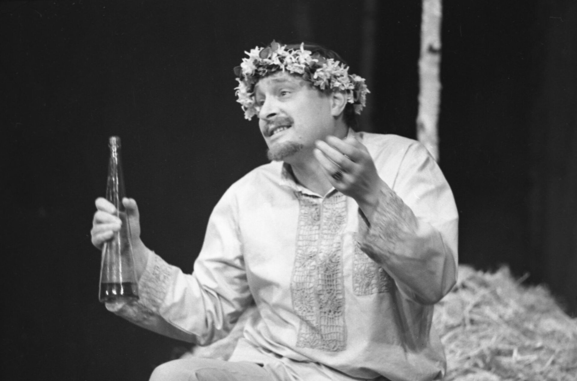 Ленинградский академический Большой драматический театр имени М. Горького (ныне - Российский государственный академический Большой драматический театр имени Г. А. Товстоногова). Сцена из спектакля Дачники по пьесе А.М.Горького в постановке Г. Товстоногова. В роли Басова - народный артист РСФСР Олег Басилашвили. - РИА Новости, 1920, 25.10.2025