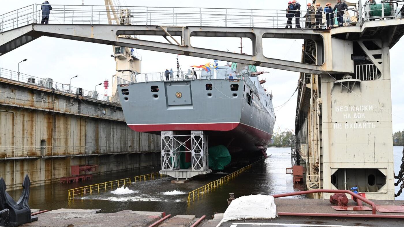 На судостроительном заводе ОСК Северная верфь спустили на воду фрегат Адмирал флота Исаков - РИА Новости, 1920, 27.09.2024