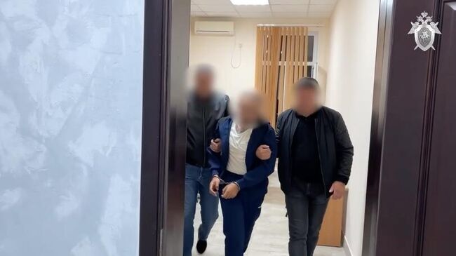 Задержание обвиняемого в убийстве 12-летней девочки в кубанском хуторе. Кадр видео