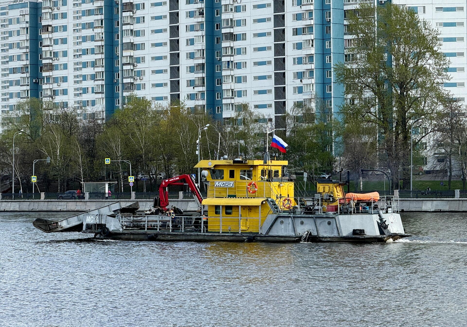 Судно для очистки водоемов МС-3 - РИА Новости, 1920, 01.10.2024