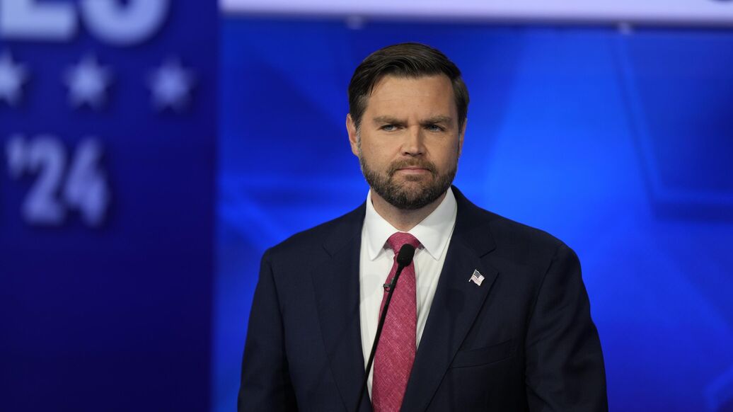 © AP Photo / Matt Rourke<br>Кандидат в вице-президенты США Джей-Ди Вэнс во время дебатов в Нью-Йорке