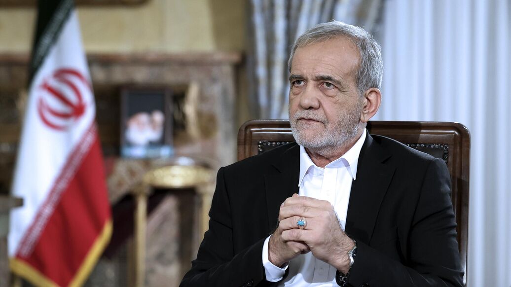 Такер Карлсон взял интервью у президента Ирана