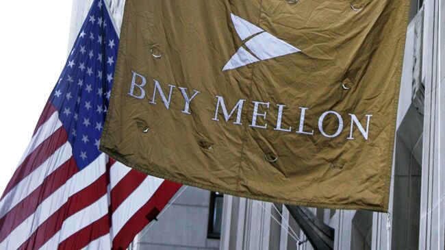 Флаг Bank of New York Mellon в Нью-Йорке