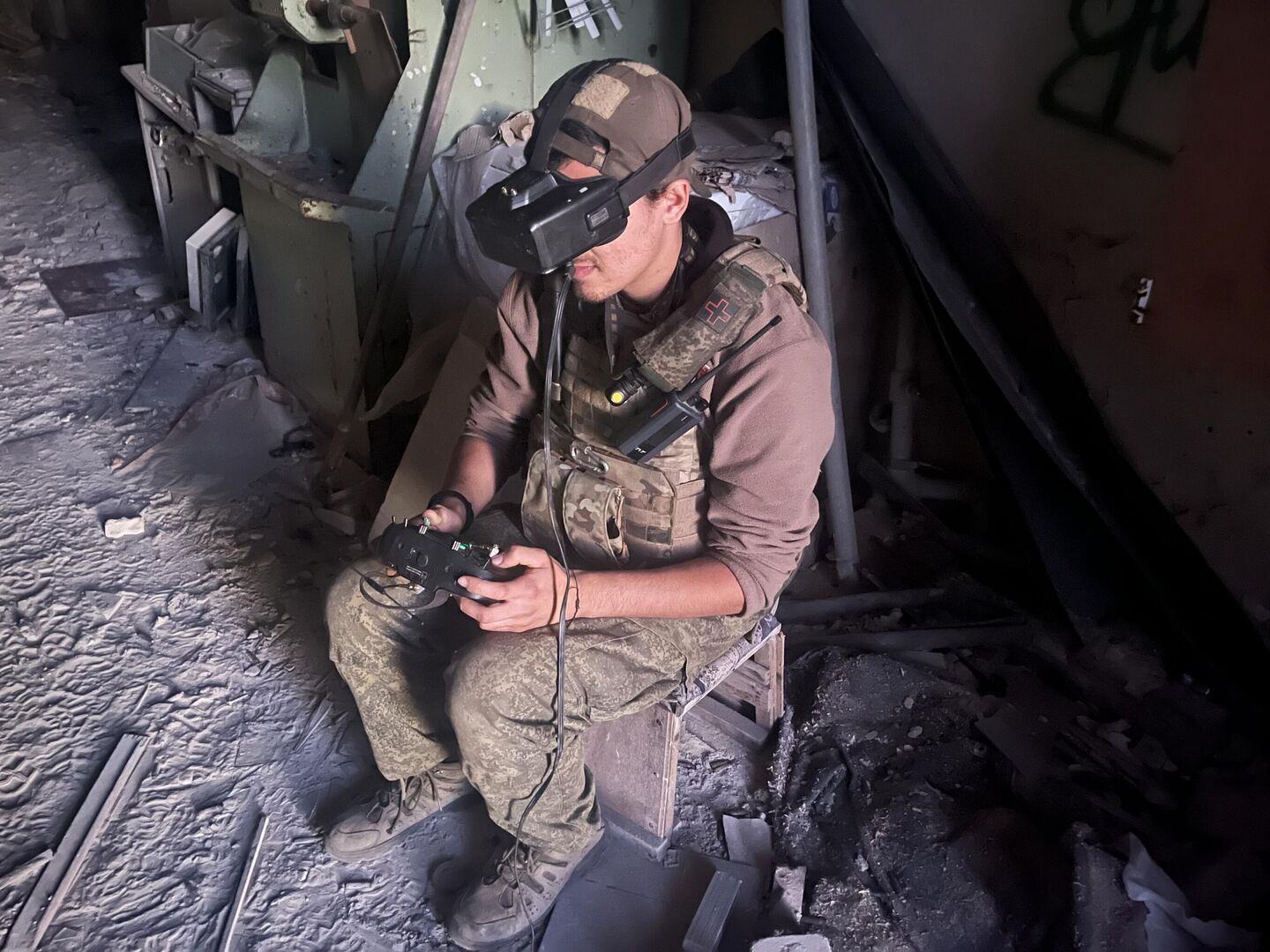 Тележкой управляют с помощью пульта