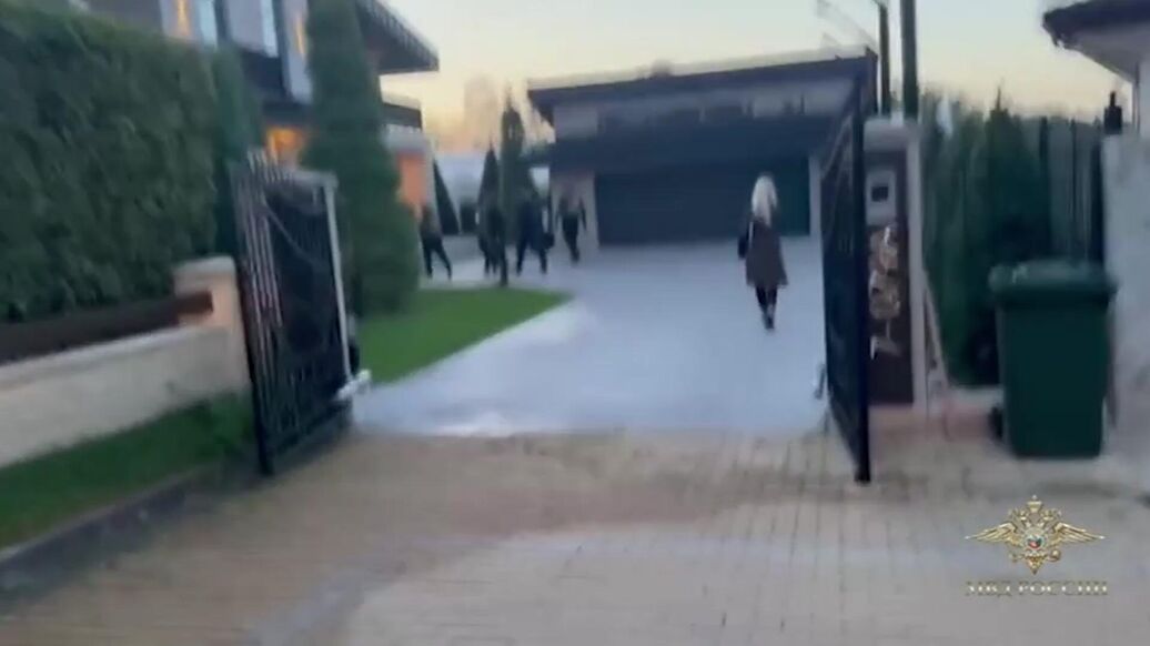 Против блогеров Чекалиных возбудили дело о незаконном переводе денег