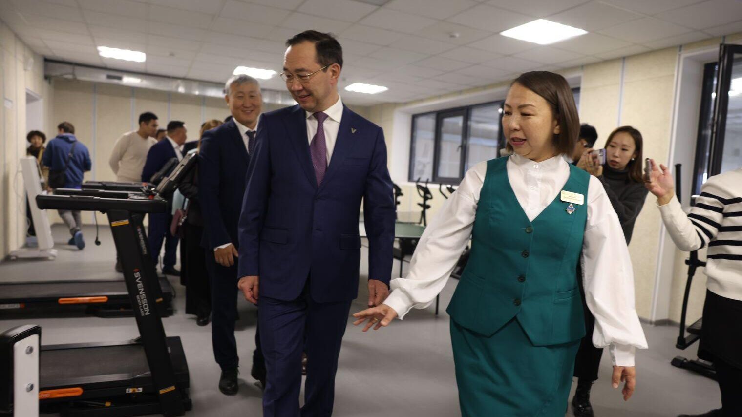 Открытие новой школы в пострадавшем от лесного пожара селе Бясь-Кюель в Якутии - РИА Новости, 1920, 05.10.2024