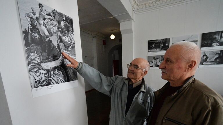 Открытие фотовыставки мультимедийного проекта Освобождение. Путь к Победе, посвященной советской молодежи в тылу в годы Великой Отечественной войны, в Южно-Уральском государственном университете в Челябинске