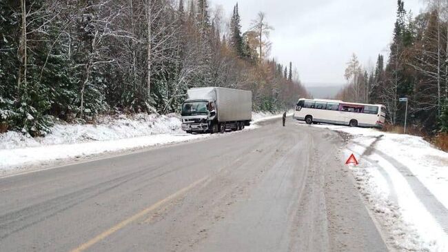 На месте ДТП с участием рейсового автобуса под Красноярском