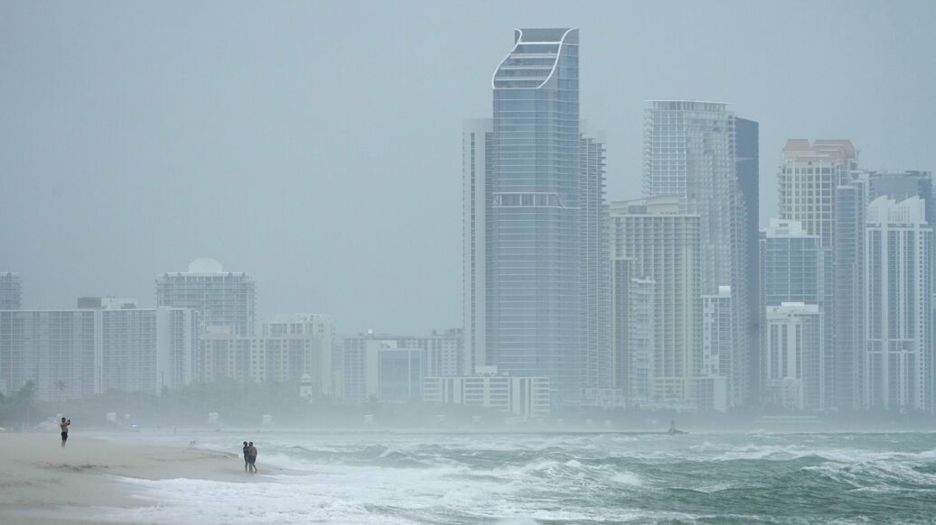 © AP Photo / Wilfredo Lee<br>Прохождение урагана 