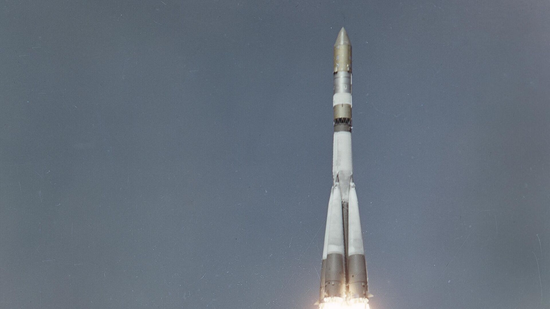 Стартует космический корабль Восход 1 Стартует космический корабль Восход 1 - РИА Новости, 1920, 12.10.2024