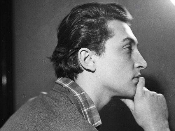 Артист театра и кино Михаил Козаков Артист театра и кино Михаил Козаков