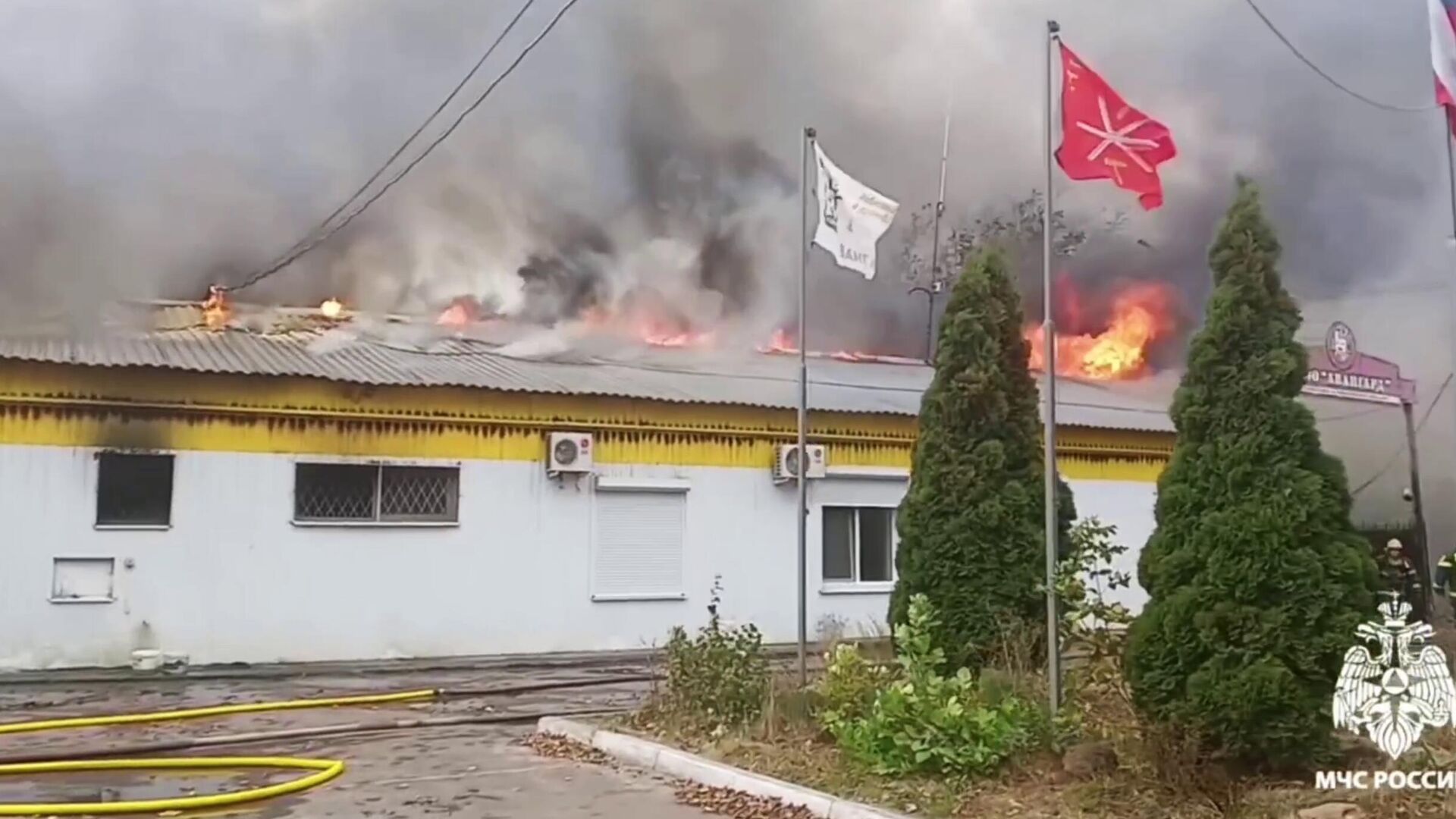 Тушение пожара в производственном здании на улице Скуратовская в Туле - РИА Новости, 1920, 12.10.2024