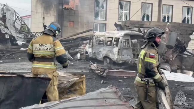 Тушение пожара на заправке в Грозном