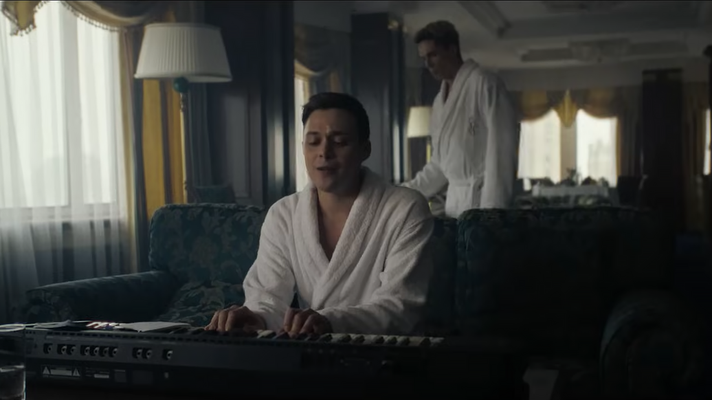 Российский кинопрокат вновь возглавил фильм "Руки вверх!"