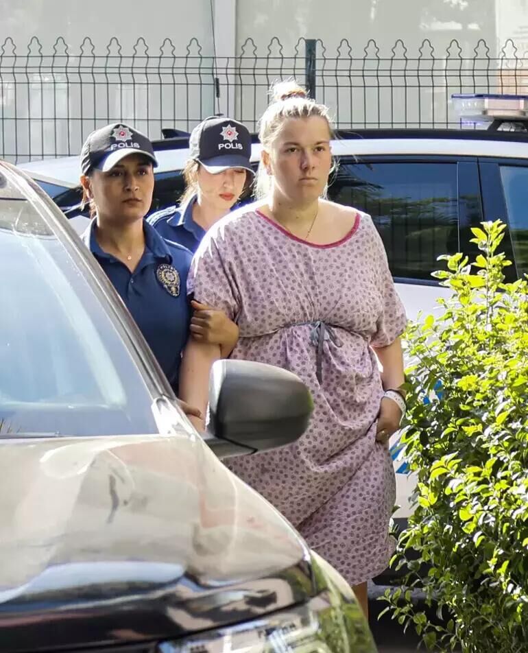 Задержанная в Турции Екатерина Бурнашкина1
