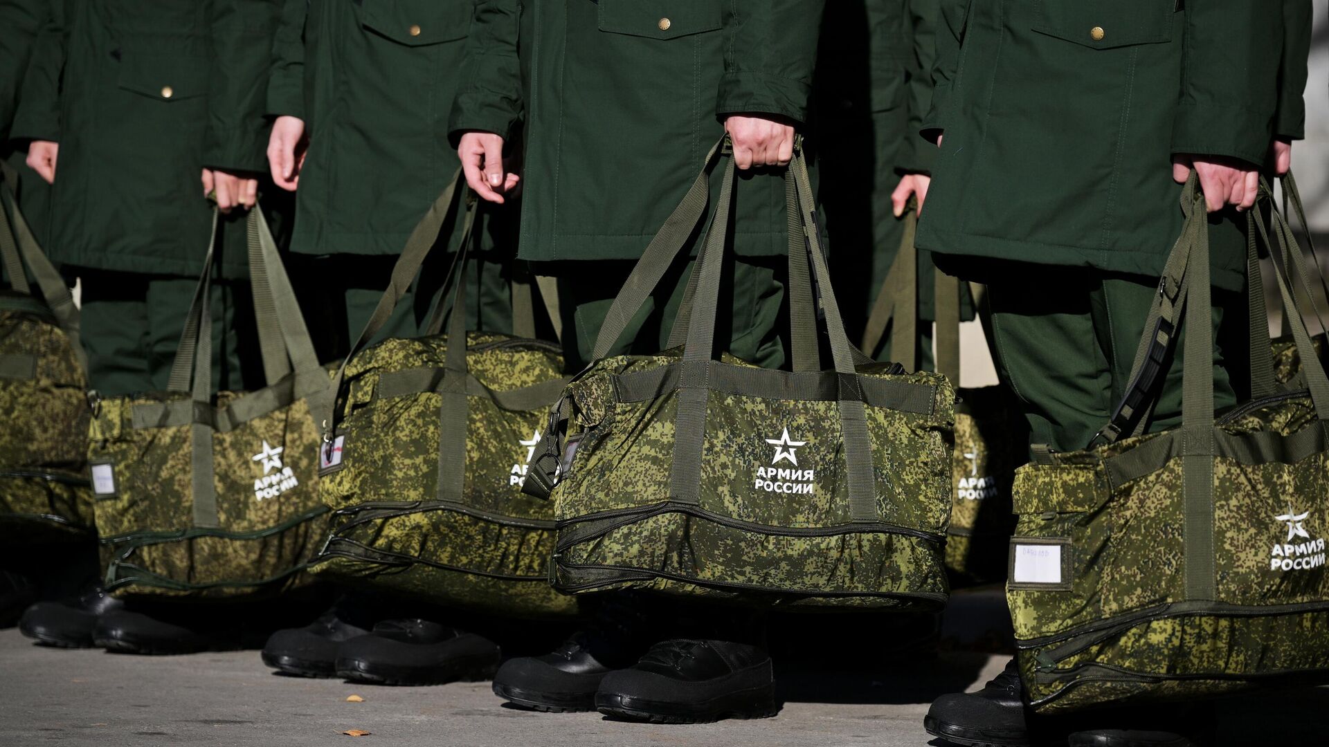 Призывники в сборном пункте Призывники в сборном пункте - РИА Новости, 1920, 22.09.2025