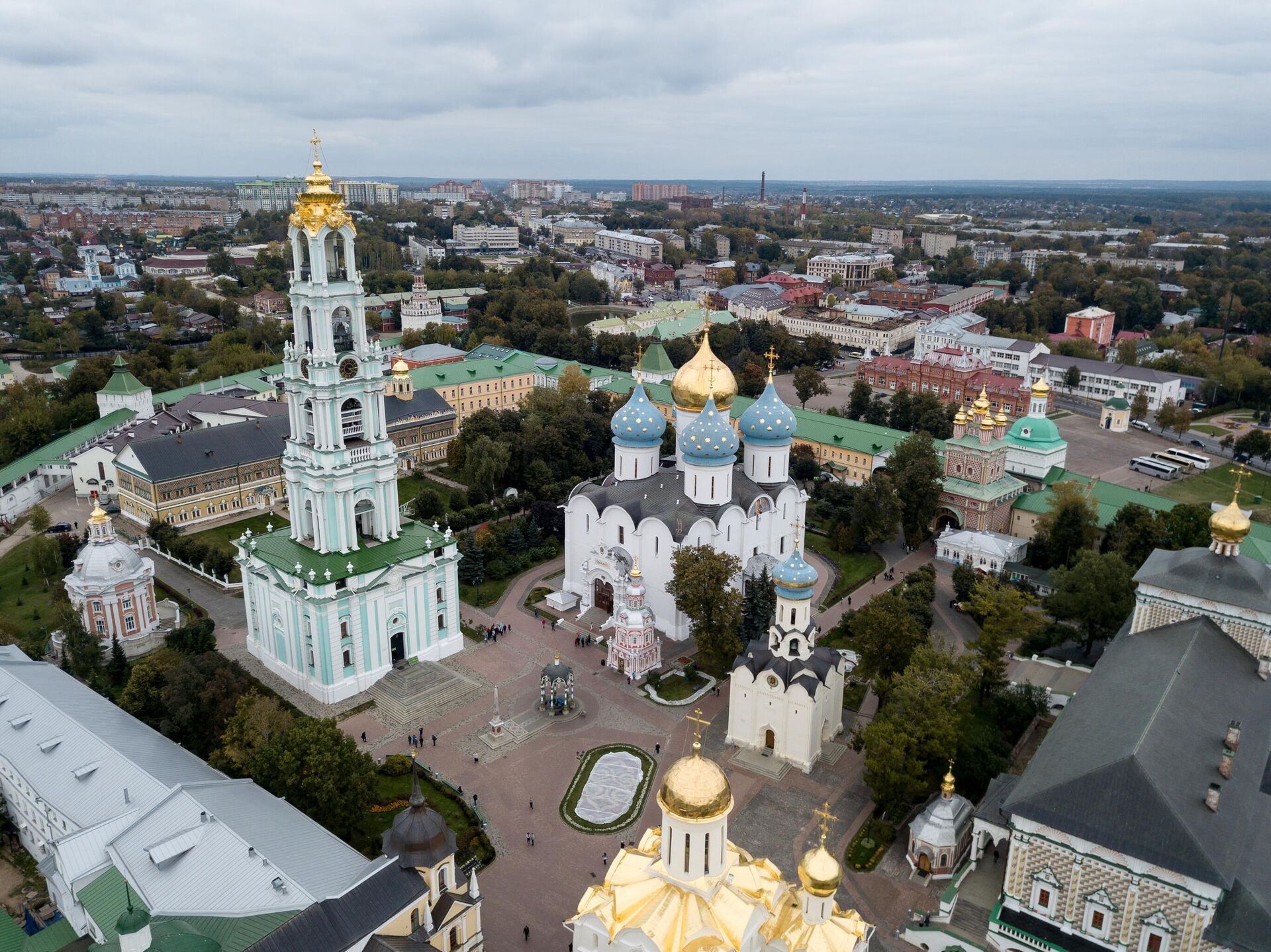 Троице-Сергиева лавра в городе Сергиев Посад Московской области - РИА Новости, 1920, 21.10.2024