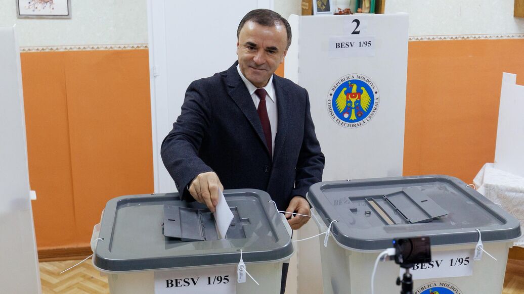 Экс-премьер Молдавии обвинил власти страны в борьбе с церковью