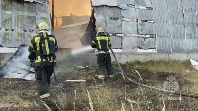 Тушение пожара на производстве дверей во Владимирской области