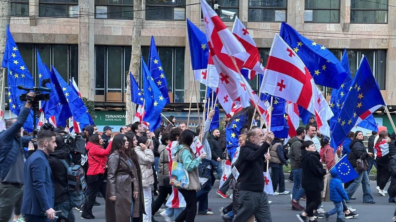 Митинг под названием Грузия выбирает Европу в Тбилиси - РИА Новости, 1920, 08.11.2024