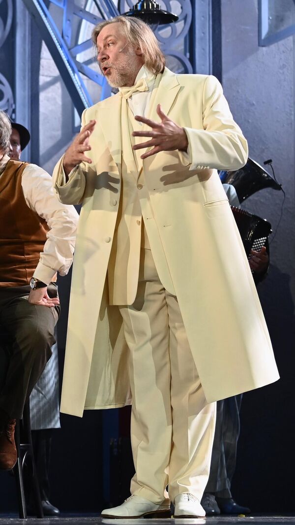 Алексей Скуратов, Олеся Железняк и Виктор Раков на пресс-показе премьерного спектакля Последний поезд в постановке Антона Яковлева на сцене театра Ленком Марка Захарова. Алексей Скуратов, Олеся Железняк и Виктор Раков на пресс-показе премьерного спектакля Последний поезд в постановке Антона Яковлева на сцене театра Ленком Марка Захарова.