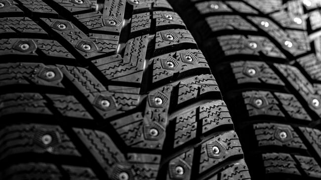Шипы на зимней резине