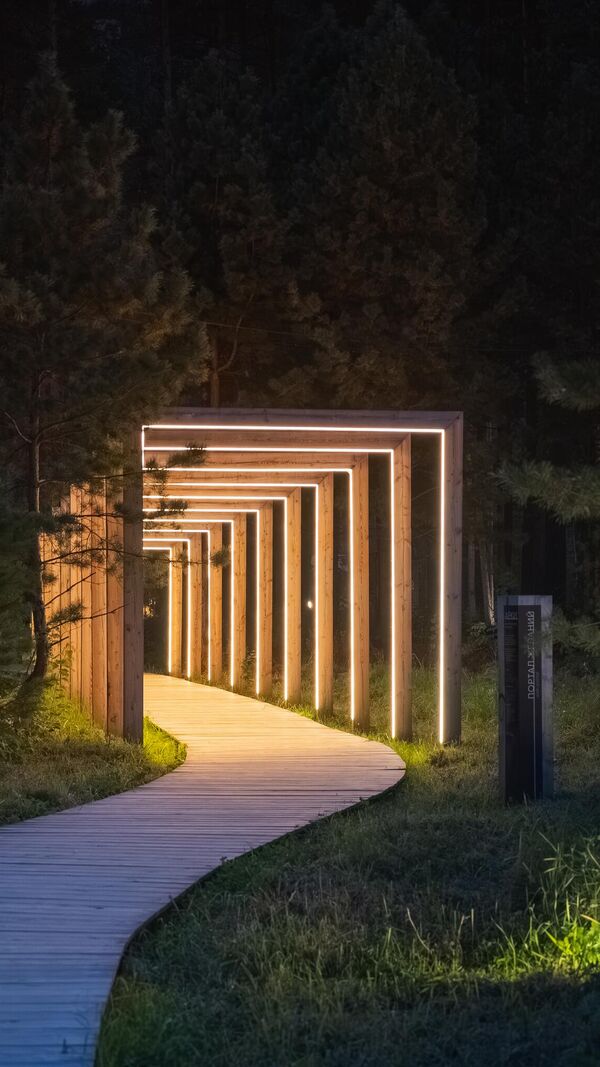 Вход на территорию отеля Pinewood Resort Вход на территорию отеля Pinewood Resort