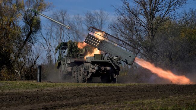 Боевая работа РСЗО Град-1 в зоне проведения СВО