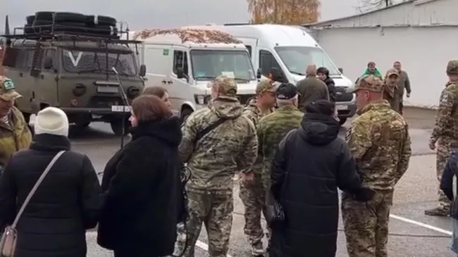 Кадр из видео отправки гуманитарного груза в зону СВО в Кировской области