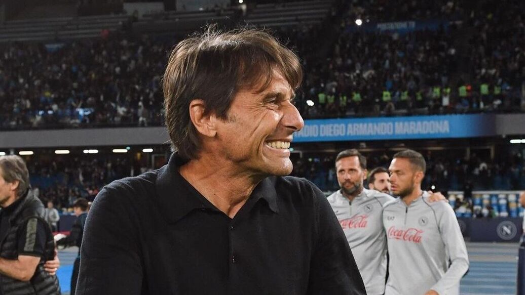 Конте продолжит работу на посту главного тренера "Наполи"