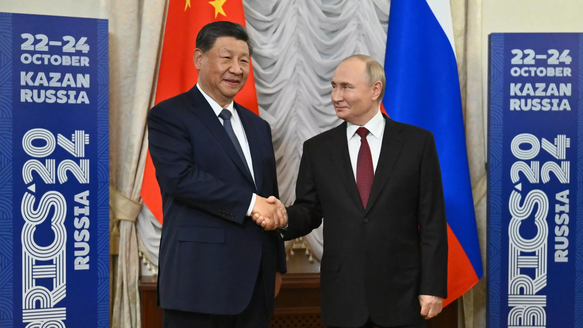 Президент РФ Владимир Путин и председатель КНР Си Цзиньпин - РИА Новости, 1920, 06.05.2025