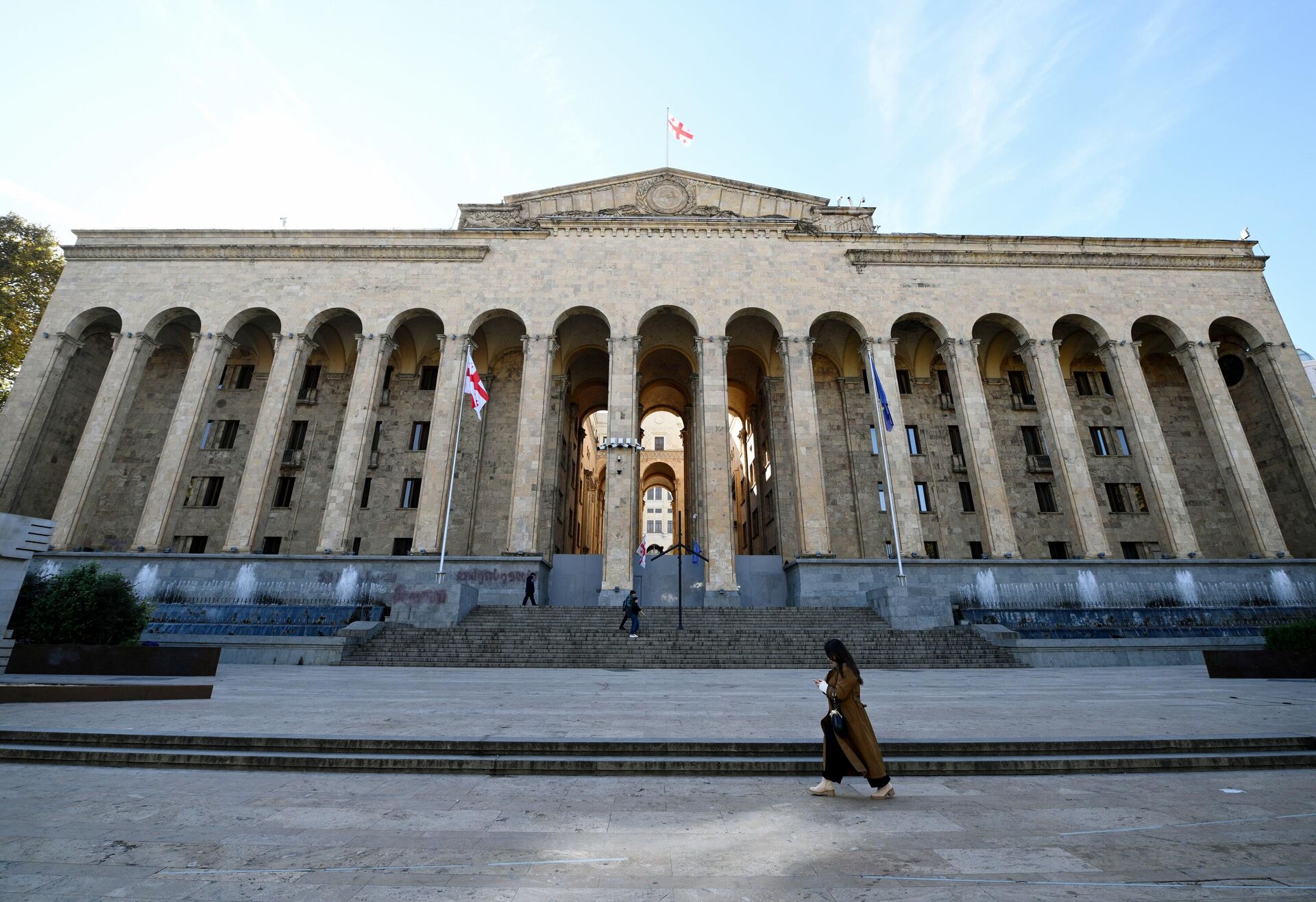 Вид на здание парламента в Тбилиси - РИА Новости, 1920, 06.02.2025