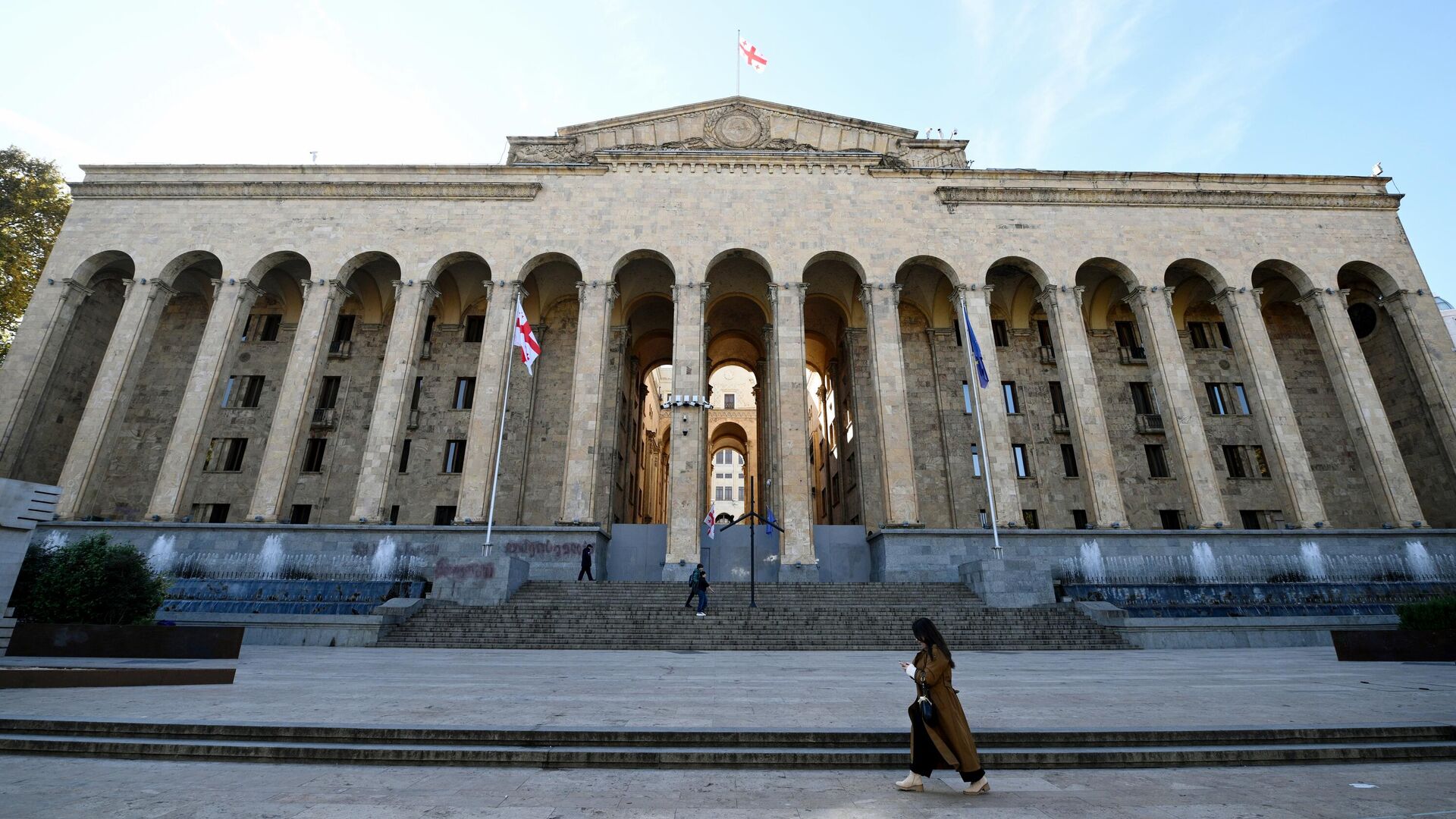 Вид на здание парламента в Тбилиси - РИА Новости, 1920, 05.11.2024