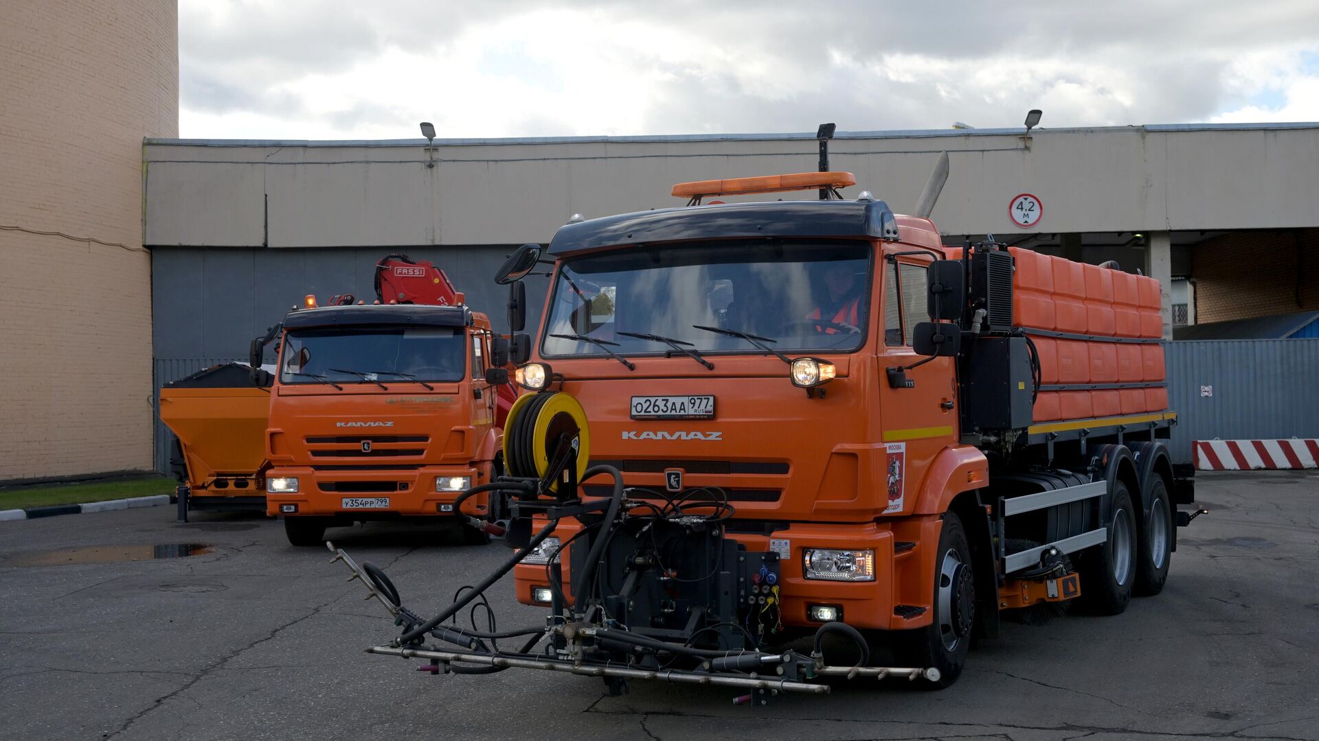 Подготовка снегоуборочной техники к зимнему сезону Подготовка снегоуборочной техники к зимнему сезону - РИА Новости, 1920, 02.11.2024