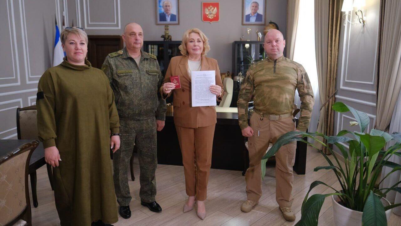 Глава администрации Ялты Янина Павленко вступила в ряды добровольческого подразделения Барс-Крым - РИА Новости, 1920, 31.10.2024