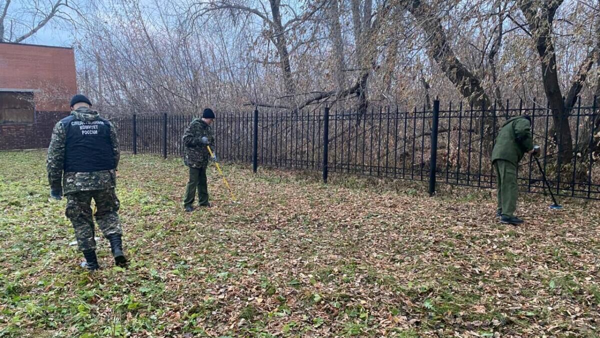 Следственные мероприятия по делу об убийстве мужчины в Артемовском Свердловской области - РИА Новости, 1920, 01.11.2024