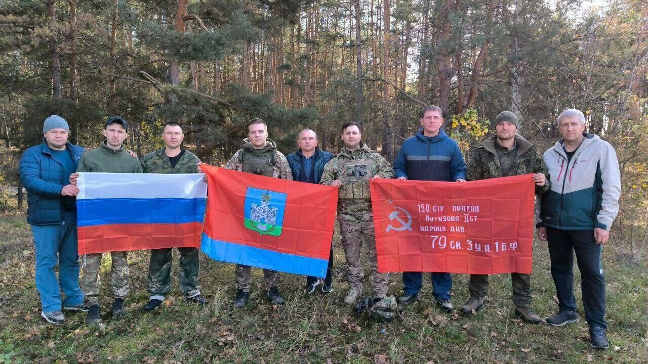 Печи-буржуйки и стройматериалы для блиндажей доставили бойцам СВО из Кромского района Орловской области - РИА Новости, 1920, 01.11.2024