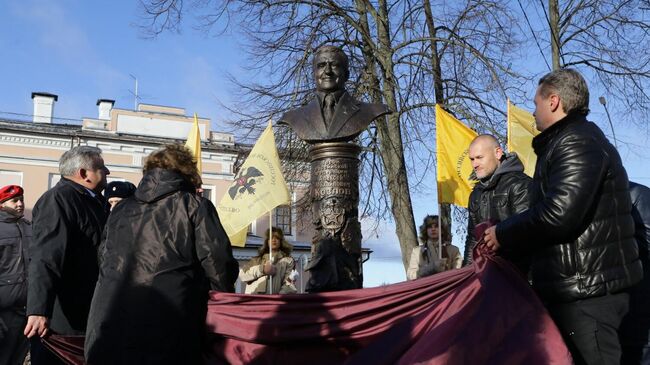 Церемония открытия памятника Герою России Алексею Козлову в Вологде