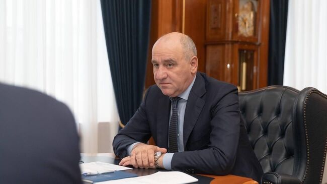 Глава Карачаево-Черкесской Республики Рашид Темрезов Глава Карачаево-Черкесской Республики Рашид Темрезов